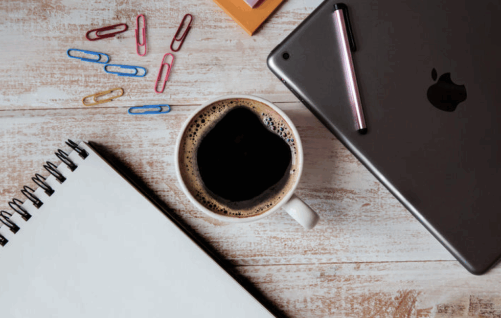 芸能事務所の働き方・キャリアパス・やりがい