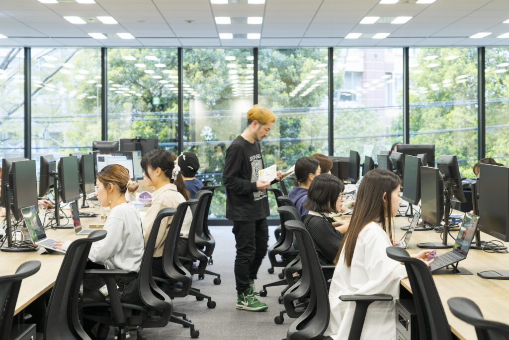 株式会社サーティースリー